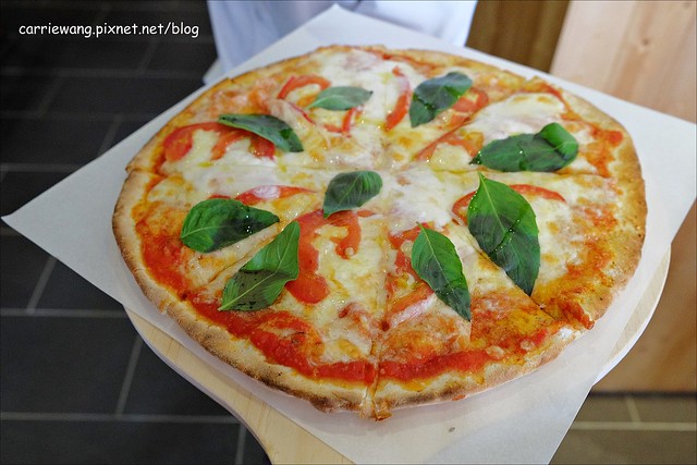 【台中早午餐.下午茶】豆子廚房.Doob2 Restaurant。滿滿兔子的豆子咖啡,逢甲三店餐點和環境質感都大大提升 @飛天璇的口袋