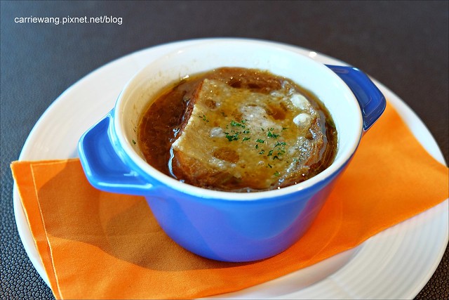 【台中高級餐廳】蘿拉牛排館.Laura’s Steak House@金典酒店12F。環境很好、服務很好、求婚慶生的好地方 @飛天璇的口袋