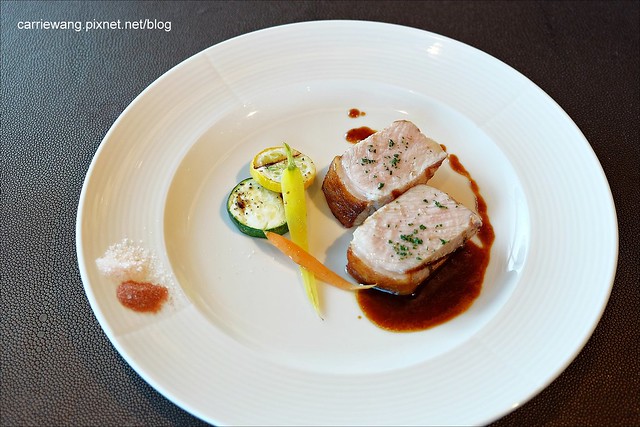 【台中高級餐廳】蘿拉牛排館.Laura’s Steak House@金典酒店12F。環境很好、服務很好、求婚慶生的好地方 @飛天璇的口袋