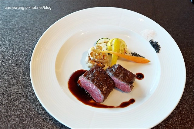 【台中高級餐廳】蘿拉牛排館.Laura’s Steak House@金典酒店12F。環境很好、服務很好、求婚慶生的好地方 @飛天璇的口袋