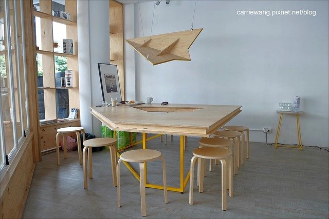 【台中下午茶】紙飛機咖啡館.Café Paper Flight。位於北區一中商圈附近小巧溫馨的咖啡館,親切的服務是令人印象最深刻的地方 @飛天璇的口袋