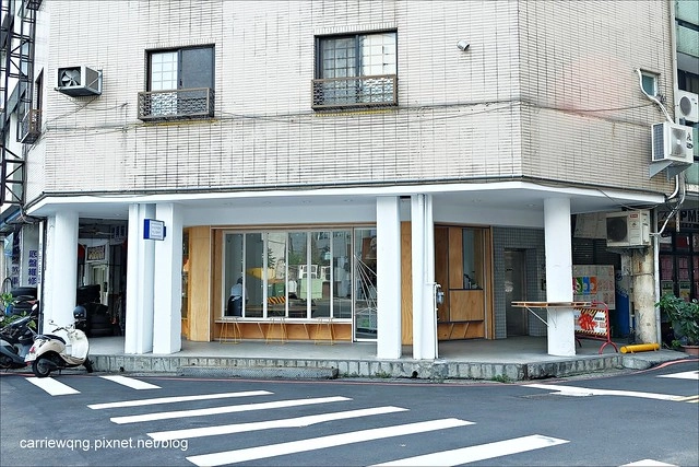 【台中下午茶】紙飛機咖啡館.Café Paper Flight。位於北區一中商圈附近小巧溫馨的咖啡館,親切的服務是令人印象最深刻的地方 @飛天璇的口袋