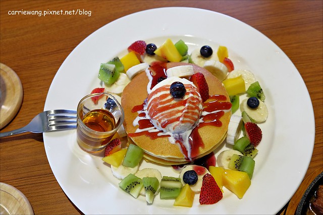 【台中早午餐.下午茶】豆子廚房.Doob2 Restaurant。滿滿兔子的豆子咖啡,逢甲三店餐點和環境質感都大大提升 @飛天璇的口袋