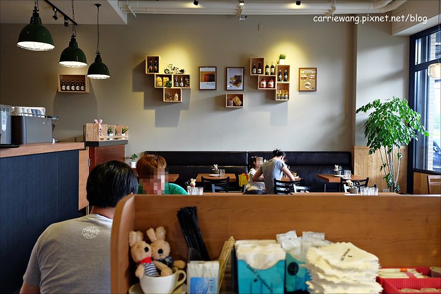 【台中早午餐.下午茶】豆子廚房.Doob2 Restaurant。滿滿兔子的豆子咖啡,逢甲三店餐點和環境質感都大大提升 @飛天璇的口袋