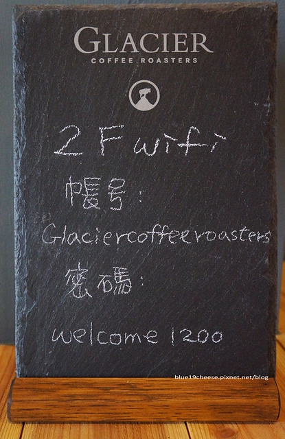 【台中下午茶】冰河咖啡.Glacier Coffee Roasters。很有北歐風情的咖啡館,環境寬敞舒適,使用有情門傢俱,甜點也不錯吃 @飛天璇的口袋