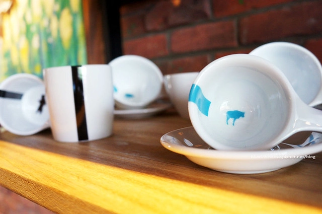 【台中下午茶】冰河咖啡.Glacier Coffee Roasters。很有北歐風情的咖啡館,環境寬敞舒適,使用有情門傢俱,甜點也不錯吃 @飛天璇的口袋