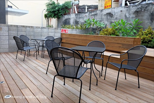 【台中下午茶】冰河咖啡.Glacier Coffee Roasters。很有北歐風情的咖啡館,環境寬敞舒適,使用有情門傢俱,甜點也不錯吃 @飛天璇的口袋