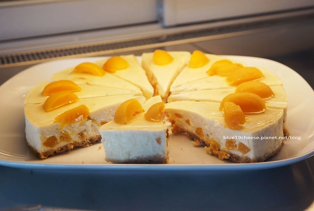 【台中下午茶】冰河咖啡.Glacier Coffee Roasters。很有北歐風情的咖啡館,環境寬敞舒適,使用有情門傢俱,甜點也不錯吃 @飛天璇的口袋