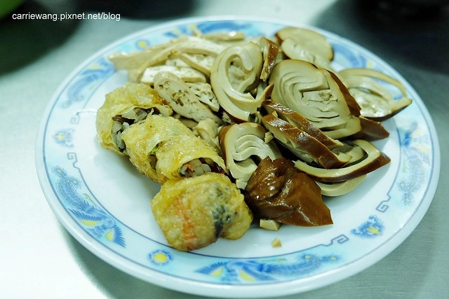 【台中中區】柳川素食麵,第二市場人氣嗆嗆滾的素食麵攤,晚上才有營業,便宜好吃CP值也高 @飛天璇的口袋