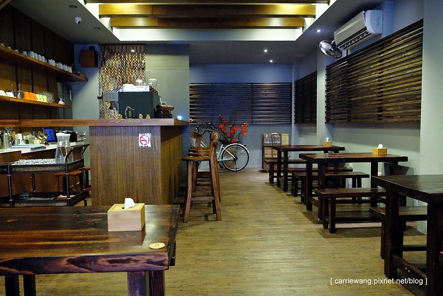 【台南民宿推薦】月門金鑽咖啡民宿。台南中西區新開幕的咖啡民宿,簡單新穎,地理位子好,緊鄰國華街,附近小吃美食林立 @飛天璇的口袋