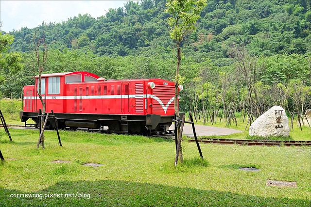 【嘉義旅遊景點】嘉義小吃美食一日遊懶人包推薦。焱鬼鍋燒專門店+仁義潭水庫+阿里山觸口遊客中心+天長地久橋+美可現打果汁+黑輪國小+玉山旅社咖啡+北門車站+蔡家綠豆湯+檜意森活村+櫻井家 @飛天璇的口袋