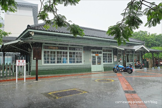 【嘉義旅遊景點】嘉義小吃美食一日遊懶人包推薦。焱鬼鍋燒專門店+仁義潭水庫+阿里山觸口遊客中心+天長地久橋+美可現打果汁+黑輪國小+玉山旅社咖啡+北門車站+蔡家綠豆湯+檜意森活村+櫻井家 @飛天璇的口袋