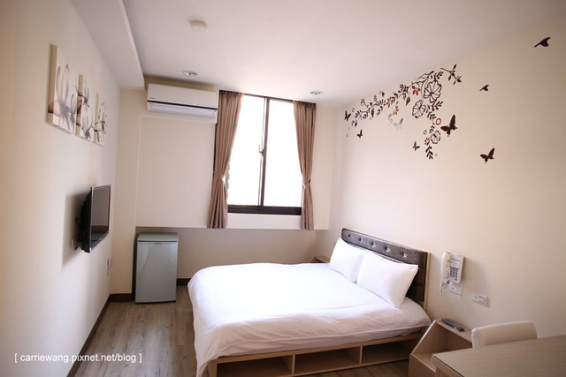 【台南民宿推薦】月門金鑽咖啡民宿。台南中西區新開幕的咖啡民宿,簡單新穎,地理位子好,緊鄰國華街,附近小吃美食林立 @飛天璇的口袋