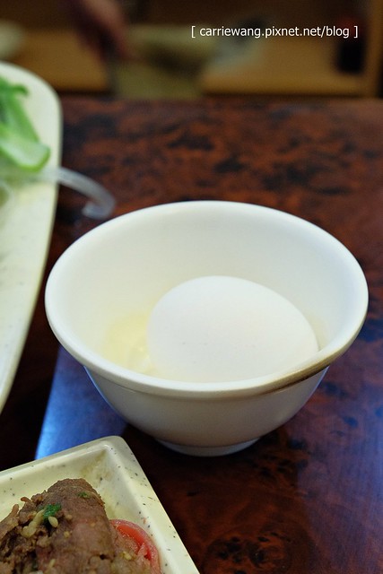 【台中小火鍋推薦】櫻鍋火鍋城。環境雖然老舊,但是肉品會先爆香,湯頭鮮美好喝,賣的都是熟客,還滿推薦的哦! @飛天璇的口袋