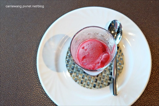 【台中高級餐廳】蘿拉牛排館.Laura’s Steak House@金典酒店12F。環境很好、服務很好、求婚慶生的好地方 @飛天璇的口袋