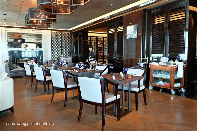 【台中高級餐廳】蘿拉牛排館.Laura’s Steak House@金典酒店12F。環境很好、服務很好、求婚慶生的好地方 @飛天璇的口袋