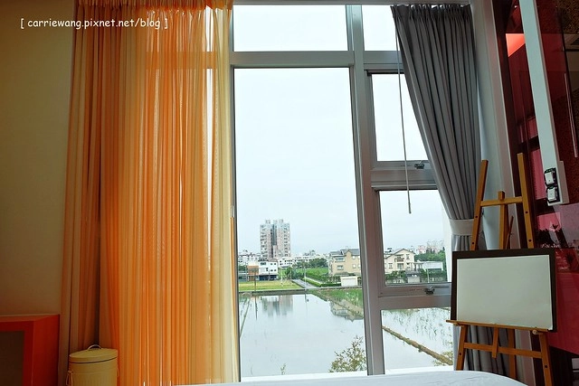 【宜蘭民宿推薦】羅東.調色盤築夢會館 La Palette。具設計感與現代感的溫馨民宿,外觀色彩鮮艷明亮,內部裝潢時尚浪漫 @飛天璇的口袋