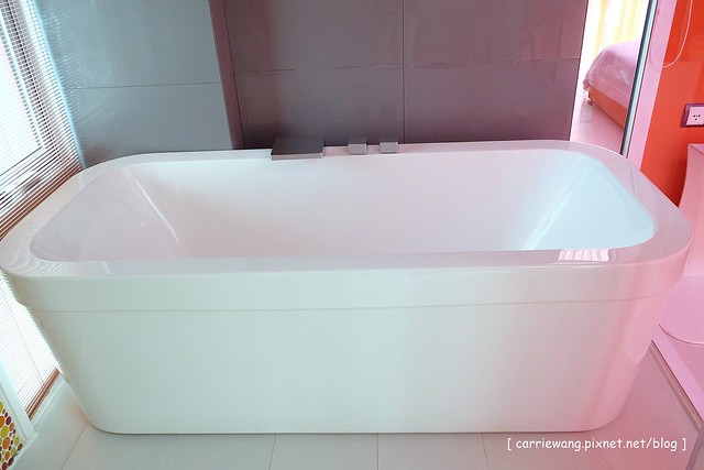 【宜蘭民宿推薦】羅東.調色盤築夢會館 La Palette。具設計感與現代感的溫馨民宿,外觀色彩鮮艷明亮,內部裝潢時尚浪漫 @飛天璇的口袋