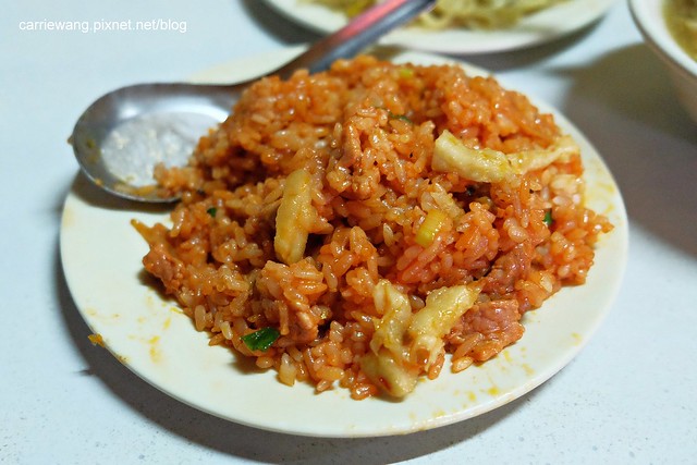 三代炒麵(老擔):中華夜市歷經60個年頭的在地美食,傳統古早味的小吃 @飛天璇的口袋