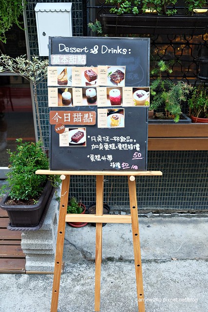 【台中下午茶推薦】Lady Sasa手作甜點.家常輕食。中區商圈巷弄間溫馨咖啡館,還有可愛的貓咪拉花咖啡 @飛天璇的口袋