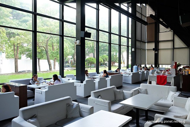 【台中下午茶推薦】印月創意東方宴。在東方色彩餐廳享受奢華的英式下午茶,環境寬敞舒適,可以放鬆一個午后 @飛天璇的口袋