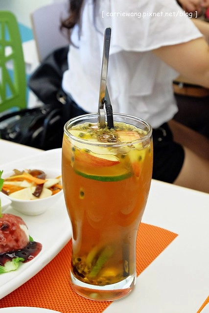 【台中下午茶】Home Cafe 幸福。好食。咖啡。台中寵物友善咖啡館,餐點也有到位,樓上有養狗狗哦 @飛天璇的口袋