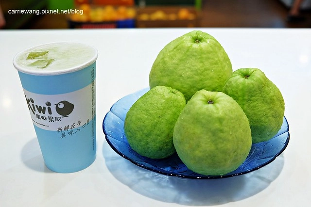 【台中飲品推薦】ikiwi趣味果飲。使用當季新鮮水果,手搖飲料也可以喝的很健康,還有 $29元最優惠的當季好康 @飛天璇的口袋