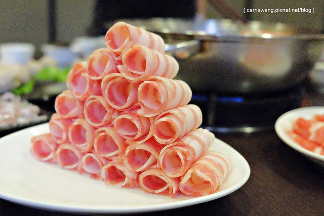 【台中火鍋推薦】小肥牛蒙古鍋@公益店。富含pitera天然酵母菌的酸白酒粕鍋好吃又清爽,10/17全省統一上市,讓暖暖的一鍋溫暖你的冬天吧! @飛天璇的口袋