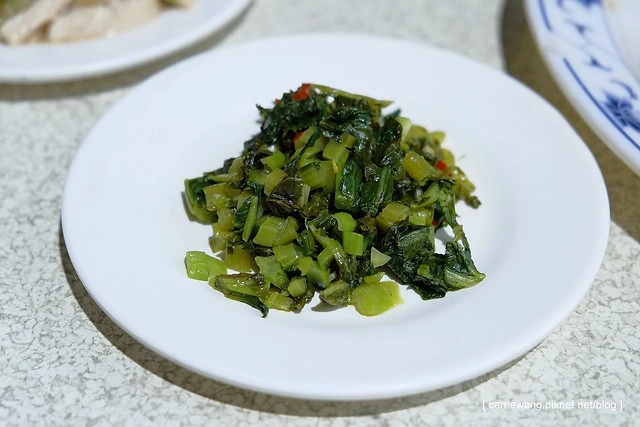 【台中火鍋推薦】士官長酸菜白肉鍋。每人$300元大口吃火鍋,隨機版的小菜依時令而出,路邊攤也可以吃的很盡興 @飛天璇的口袋