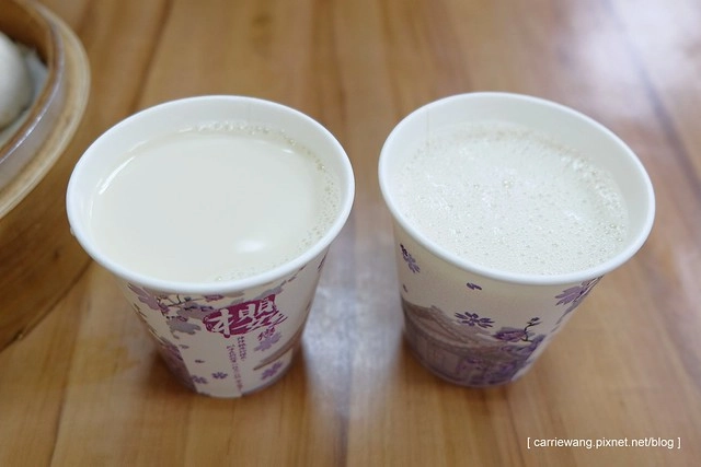 台中西屯|曉明湯包.台中人的宵夜美食,凌晨開賣的湯包 @飛天璇的口袋