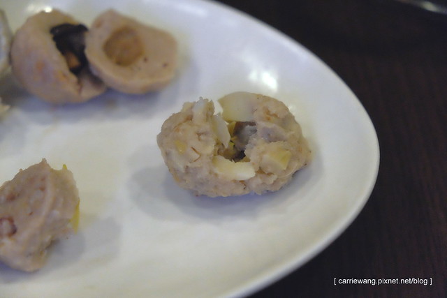 【台中火鍋推薦】小肥牛蒙古鍋@公益店。富含pitera天然酵母菌的酸白酒粕鍋好吃又清爽,10/17全省統一上市,讓暖暖的一鍋溫暖你的冬天吧! @飛天璇的口袋