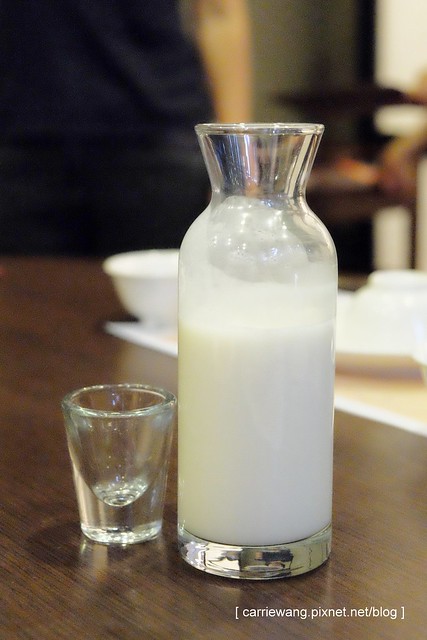 【台中火鍋推薦】小肥牛蒙古鍋@公益店。富含pitera天然酵母菌的酸白酒粕鍋好吃又清爽,10/17全省統一上市,讓暖暖的一鍋溫暖你的冬天吧! @飛天璇的口袋