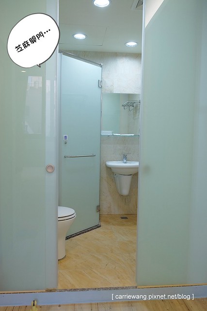 【台南民宿推薦】月門金鑽咖啡民宿。台南中西區新開幕的咖啡民宿,簡單新穎,地理位子好,緊鄰國華街,附近小吃美食林立 @飛天璇的口袋