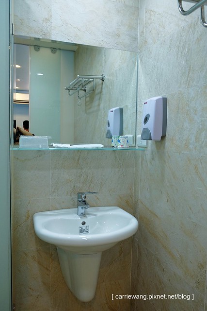 【台南民宿推薦】月門金鑽咖啡民宿。台南中西區新開幕的咖啡民宿,簡單新穎,地理位子好,緊鄰國華街,附近小吃美食林立 @飛天璇的口袋