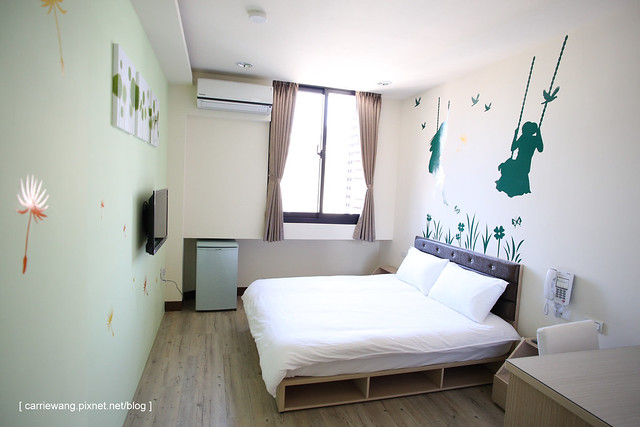 【台南民宿推薦】月門金鑽咖啡民宿。台南中西區新開幕的咖啡民宿,簡單新穎,地理位子好,緊鄰國華街,附近小吃美食林立 @飛天璇的口袋