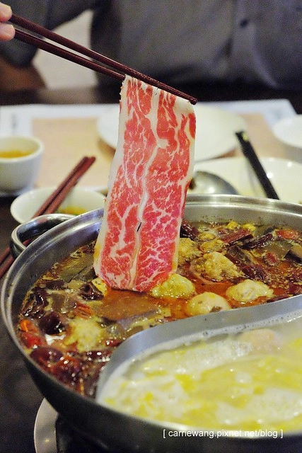 【台中火鍋推薦】小肥牛蒙古鍋@公益店。富含pitera天然酵母菌的酸白酒粕鍋好吃又清爽,10/17全省統一上市,讓暖暖的一鍋溫暖你的冬天吧! @飛天璇的口袋