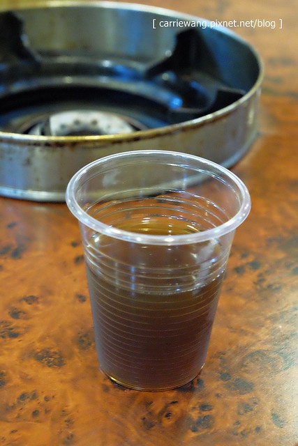 【台中小火鍋推薦】櫻鍋火鍋城。環境雖然老舊,但是肉品會先爆香,湯頭鮮美好喝,賣的都是熟客,還滿推薦的哦! @飛天璇的口袋