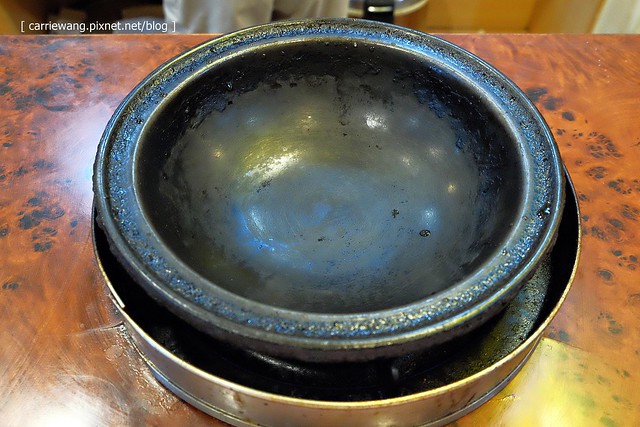 【台中小火鍋推薦】櫻鍋火鍋城。環境雖然老舊,但是肉品會先爆香,湯頭鮮美好喝,賣的都是熟客,還滿推薦的哦! @飛天璇的口袋