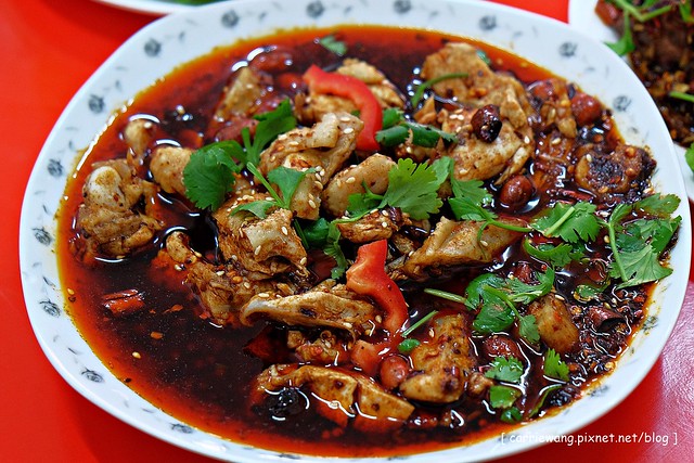 【台中火鍋推薦】小瀋陽酸菜白肉鍋。有濃濃的媽媽味,小菜表現很出色,老闆娘心情好會多招待私房料理 @飛天璇的口袋