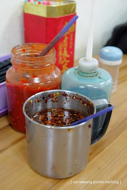 台中西屯|曉明湯包.台中人的宵夜美食,凌晨開賣的湯包 @飛天璇的口袋