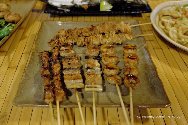 五年酒班炭火串燒|忠孝夜市裡平價的燒烤美味,冬天限定北海道石狩鍋推薦必點,三五好友聚餐的好地方 @飛天璇的口袋