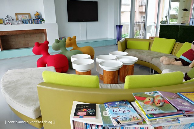 【宜蘭民宿推薦】羅東.調色盤築夢會館 La Palette。具設計感與現代感的溫馨民宿,外觀色彩鮮艷明亮,內部裝潢時尚浪漫 @飛天璇的口袋