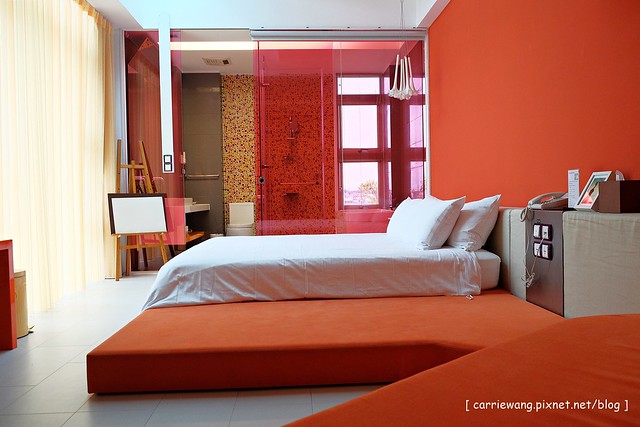 【宜蘭民宿推薦】羅東.調色盤築夢會館 La Palette。具設計感與現代感的溫馨民宿,外觀色彩鮮艷明亮,內部裝潢時尚浪漫 @飛天璇的口袋