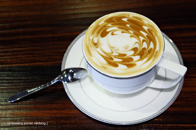 【台南民宿推薦】月門金鑽咖啡民宿。台南中西區新開幕的咖啡民宿,簡單新穎,地理位子好,緊鄰國華街,附近小吃美食林立 @飛天璇的口袋