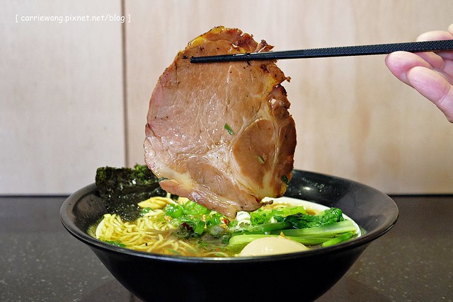 【台中拉麵推薦】空海拉麵台灣一號店。台式以上,日式未滿,不喜歡重油重鹹的拉麵愛好者可以試試 @飛天璇的口袋