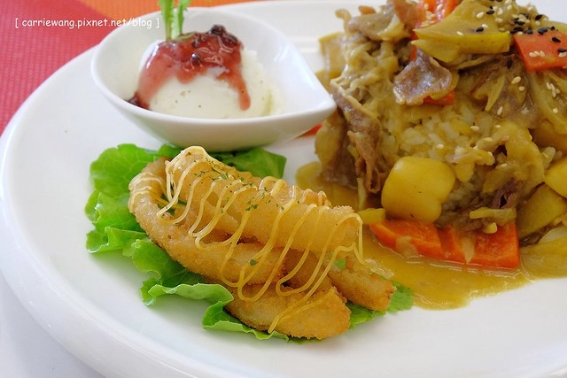 【台中下午茶】Home Cafe 幸福。好食。咖啡。台中寵物友善咖啡館,餐點也有到位,樓上有養狗狗哦 @飛天璇的口袋