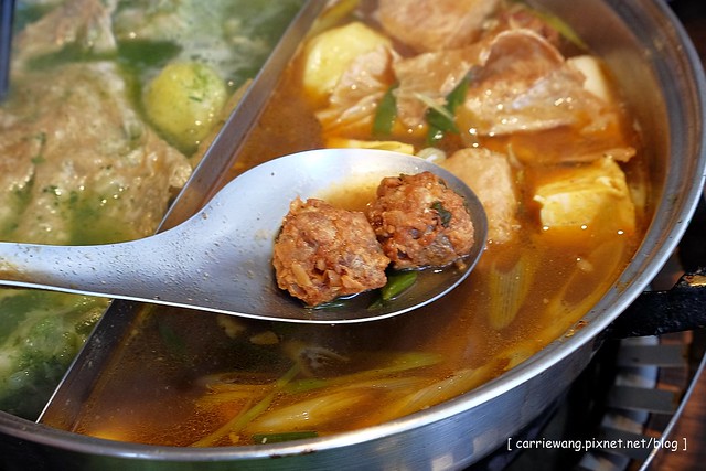 【台中麻辣火鍋】麻辣人家火鍋店。多位名人造訪的火鍋店,有鴛鴦鍋可以選擇,餐點中規中矩,不過生意還不錯 @飛天璇的口袋