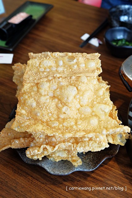 【台中麻辣火鍋】麻辣人家火鍋店。多位名人造訪的火鍋店,有鴛鴦鍋可以選擇,餐點中規中矩,不過生意還不錯 @飛天璇的口袋