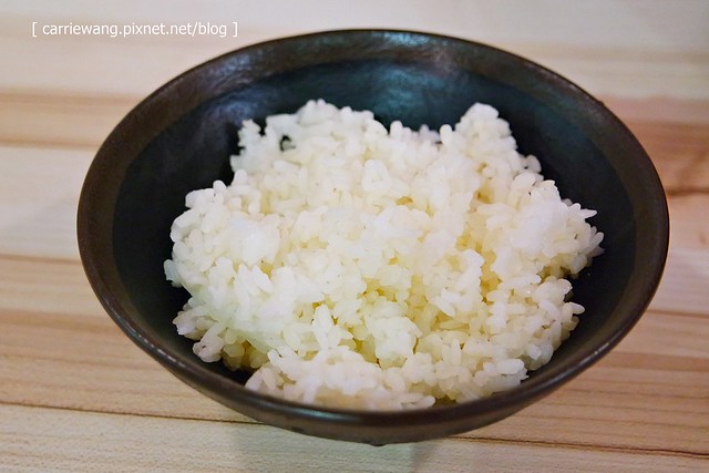 【台中火鍋小推薦】那個鍋@逢甲店。使用獨特湯頭,料多又實在,白飯乾麵吃到飽,一個人也可以恣意享受麻辣小火鍋 @飛天璇的口袋