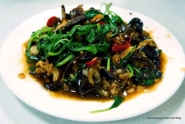 【台中宵夜快炒】螺肉大王。美村路和公益路口的人氣宵夜美食,台式快炒配啤酒正好,台中宵夜的好去處 @飛天璇的口袋